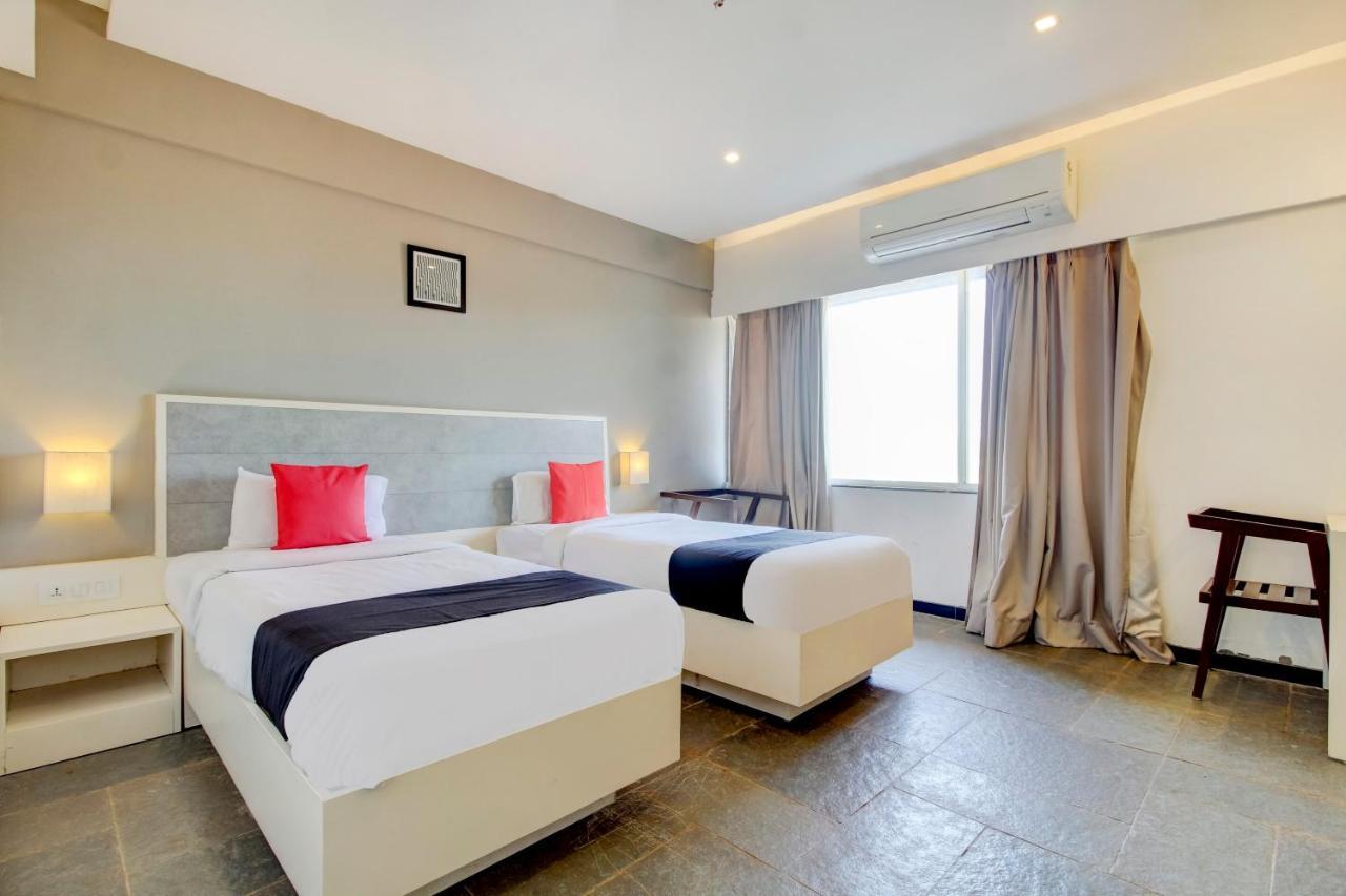 Capital O 77219 Hotel Dwarwata 다르와드 외부 사진